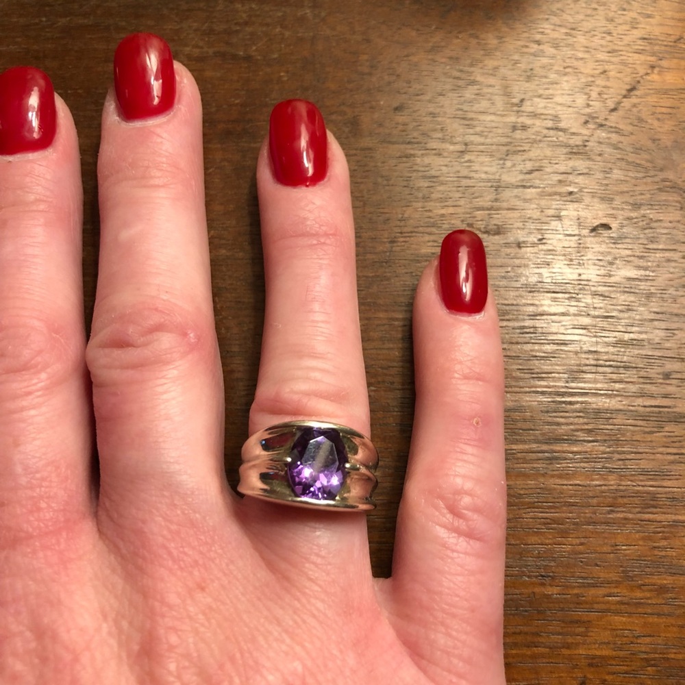 Sterling silver purple stone ring - Picture 2 of 5